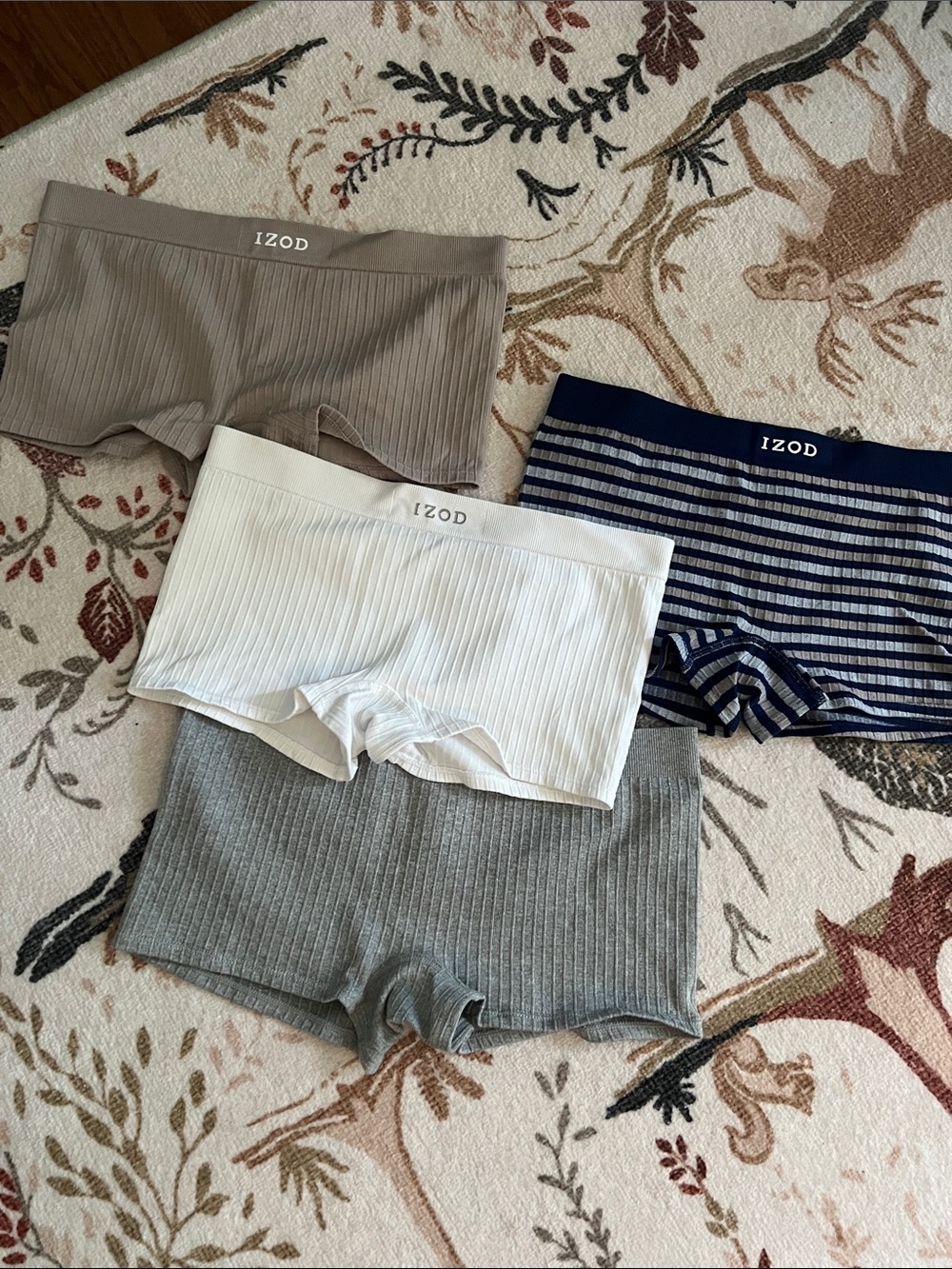 IZOD Women pantry’s short style 4 pairs.